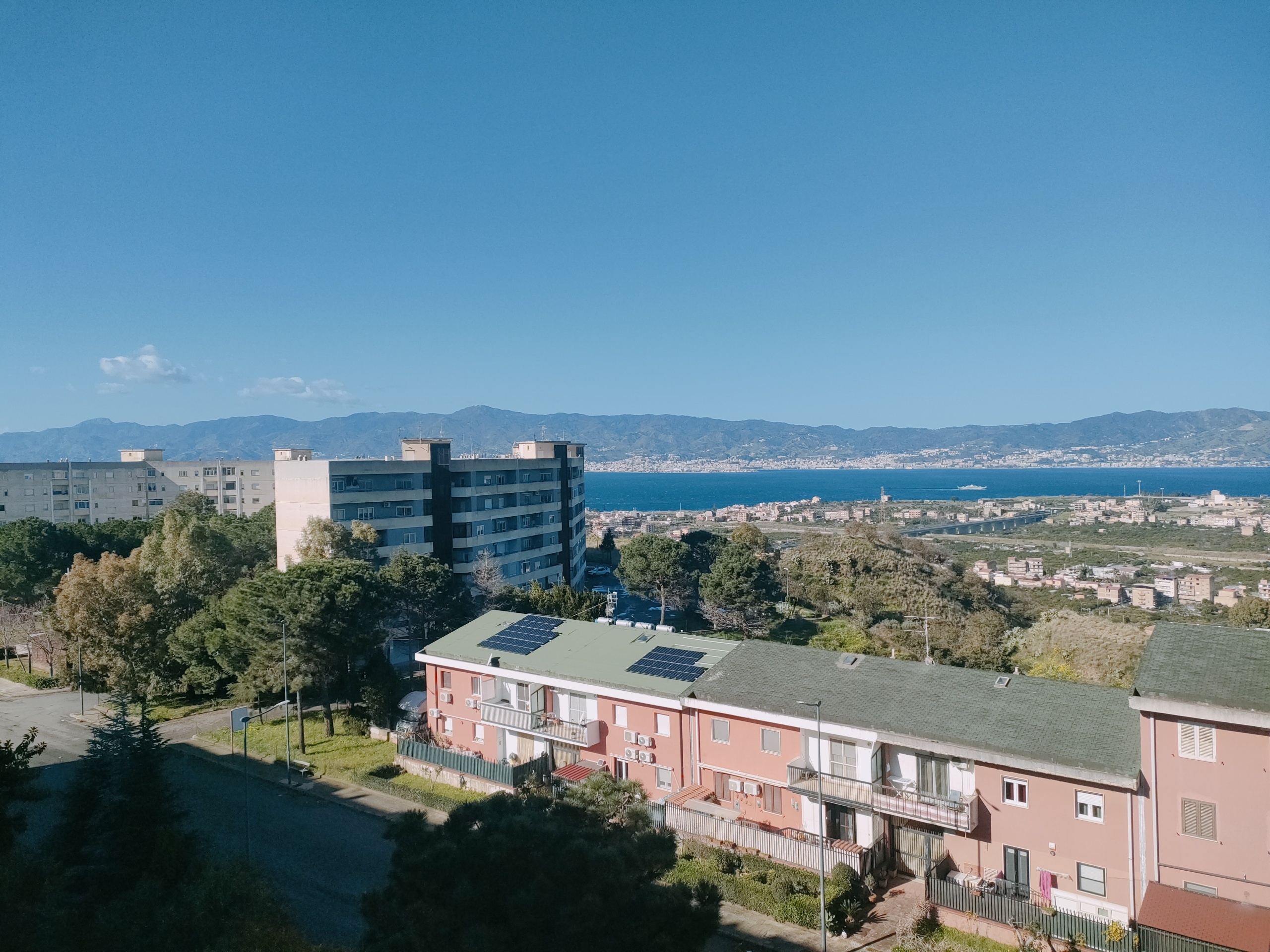 Quadrilocale da ristrutturare in via arghill� sud, Reggio Calabria