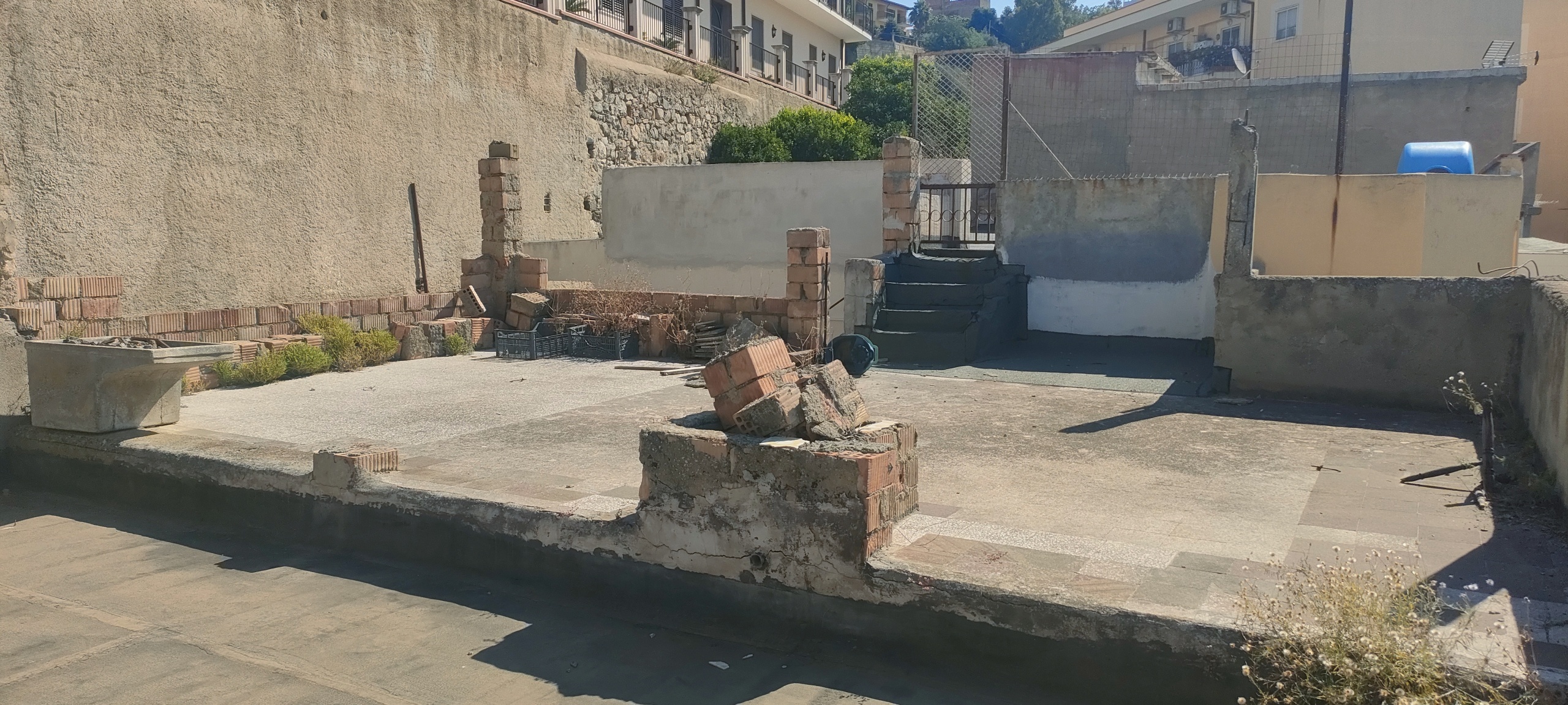 Appartamento da ristrutturare in via eremo botte, Reggio Calabria
