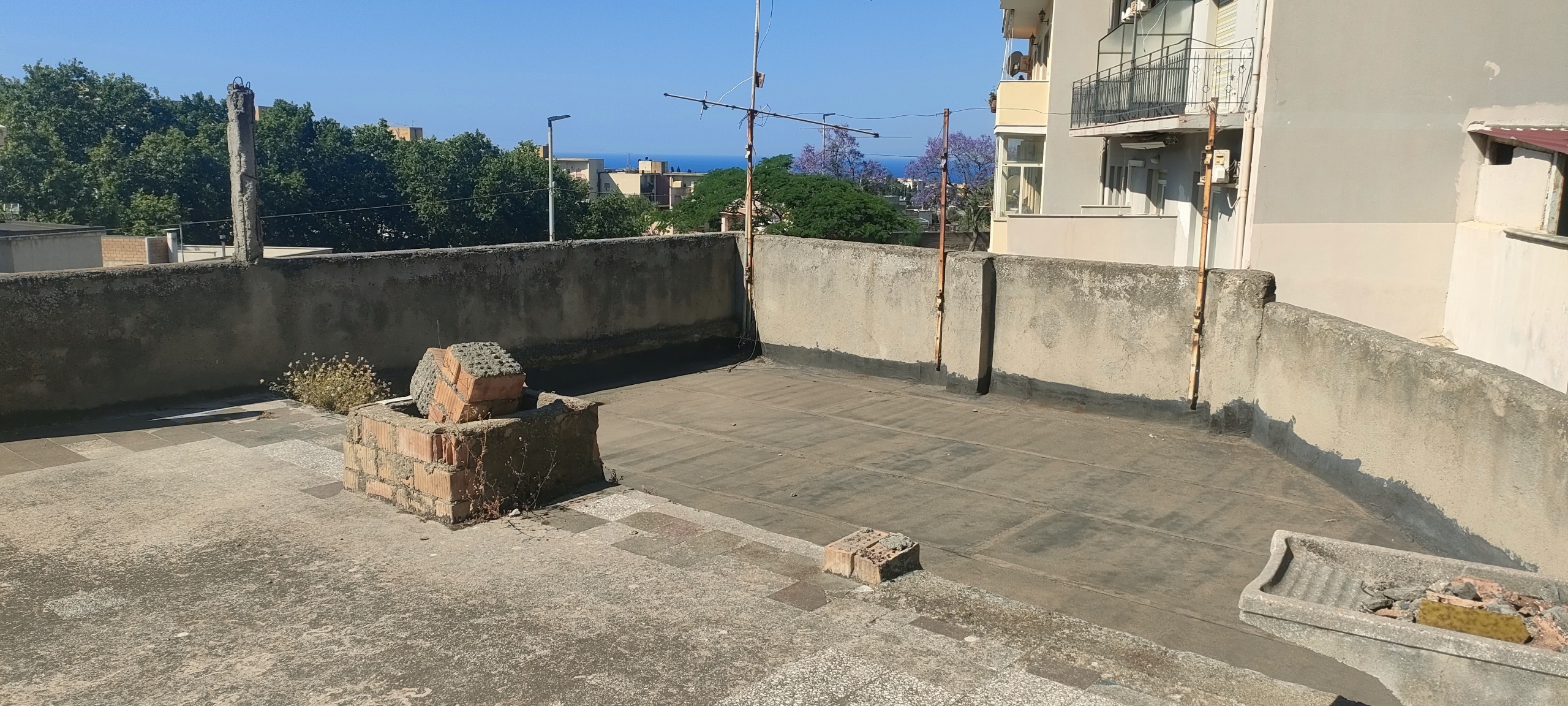 Appartamento da ristrutturare in via eremo botte, Reggio Calabria