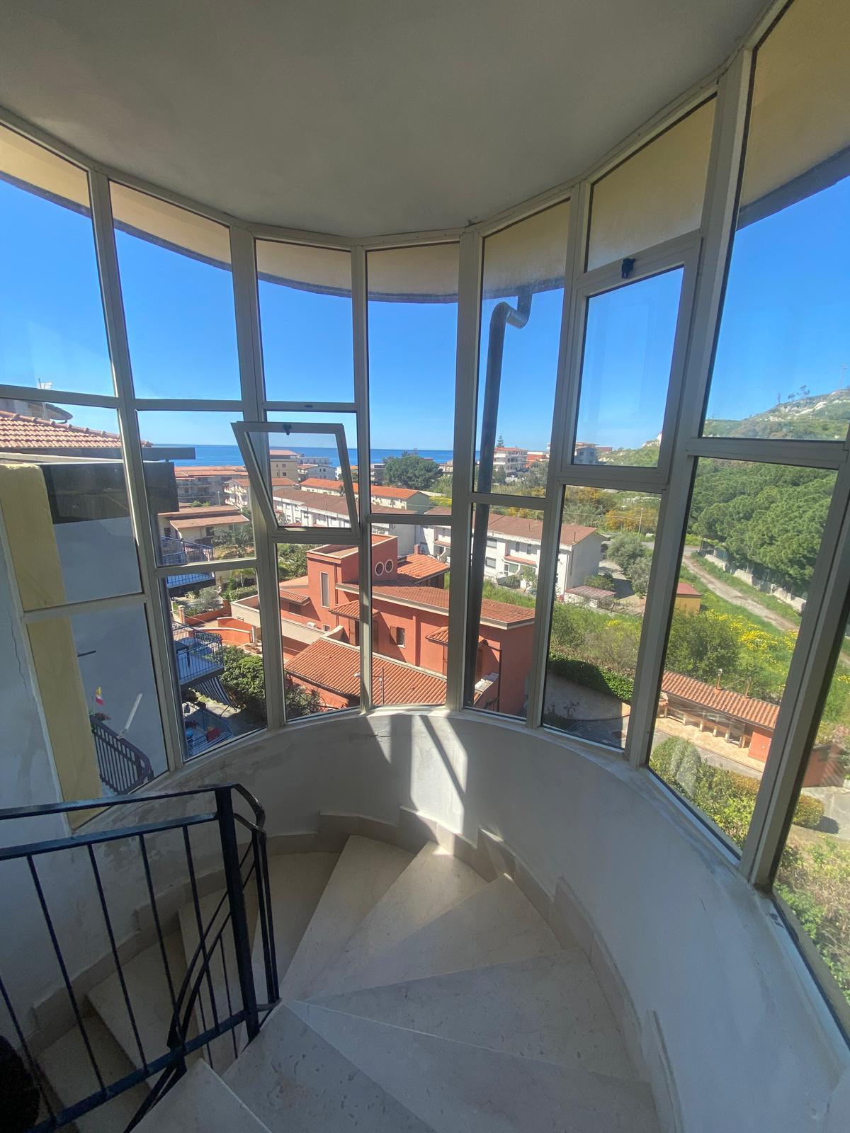 Appartamento in vendita in viale aldo moro 15, Bova Marina