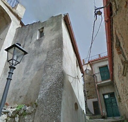 Casa indipendente da ristrutturare in via santo spirito 18, Bova