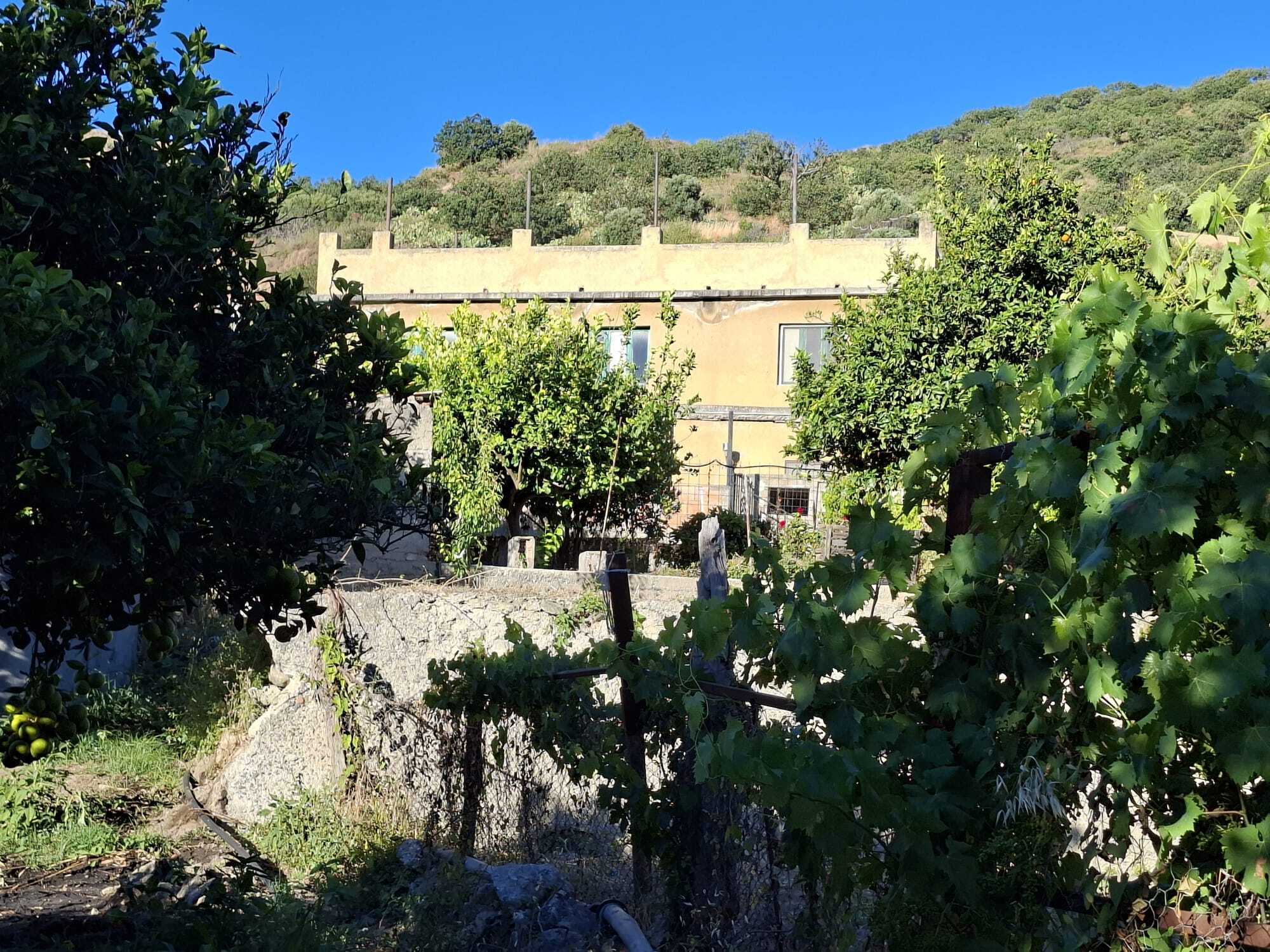 Casa indipendente con terrazzo in via paterriti 19, Motta San Giovanni