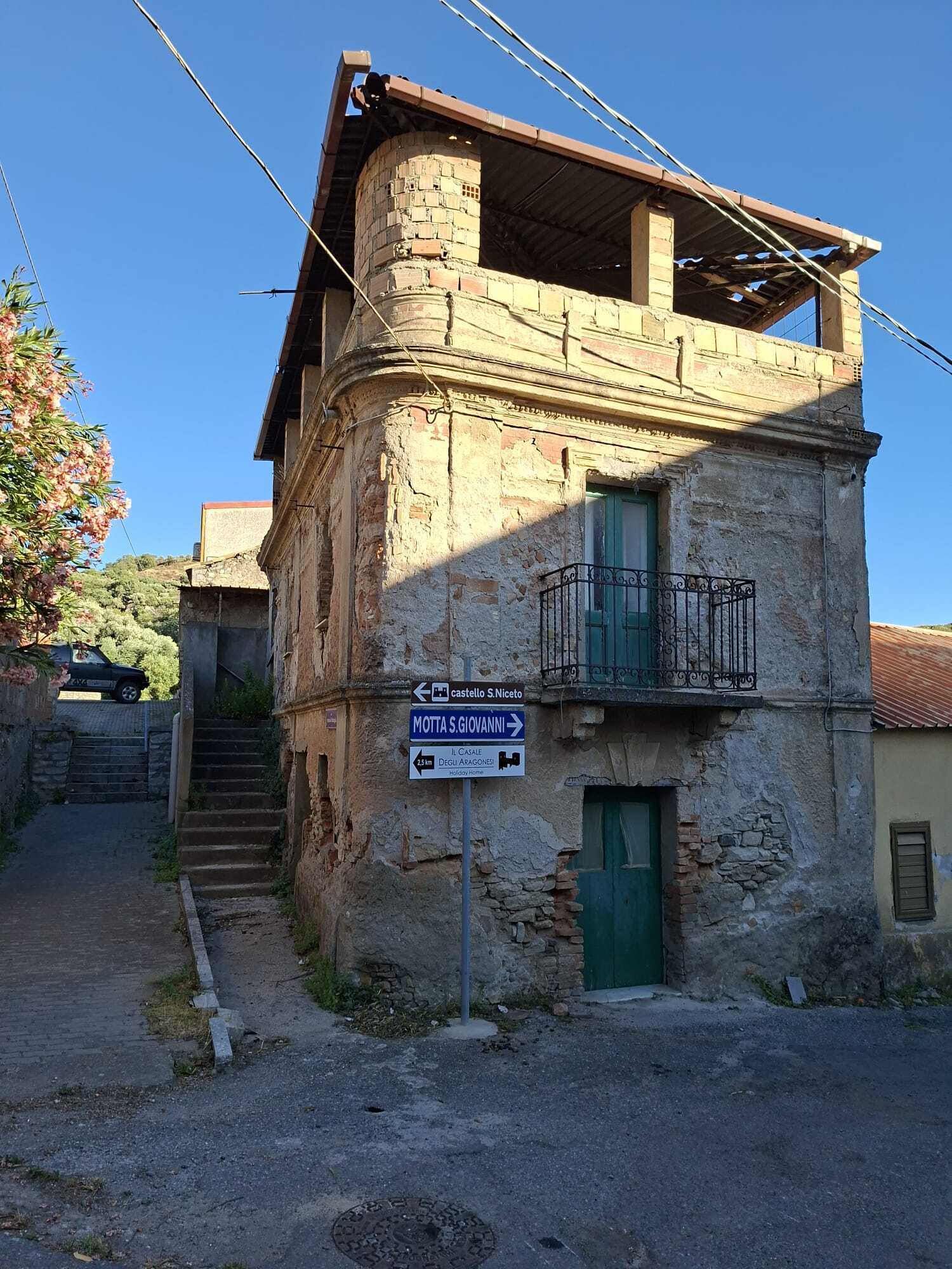 Casa indipendente con terrazzo in via paterriti 19, Motta San Giovanni