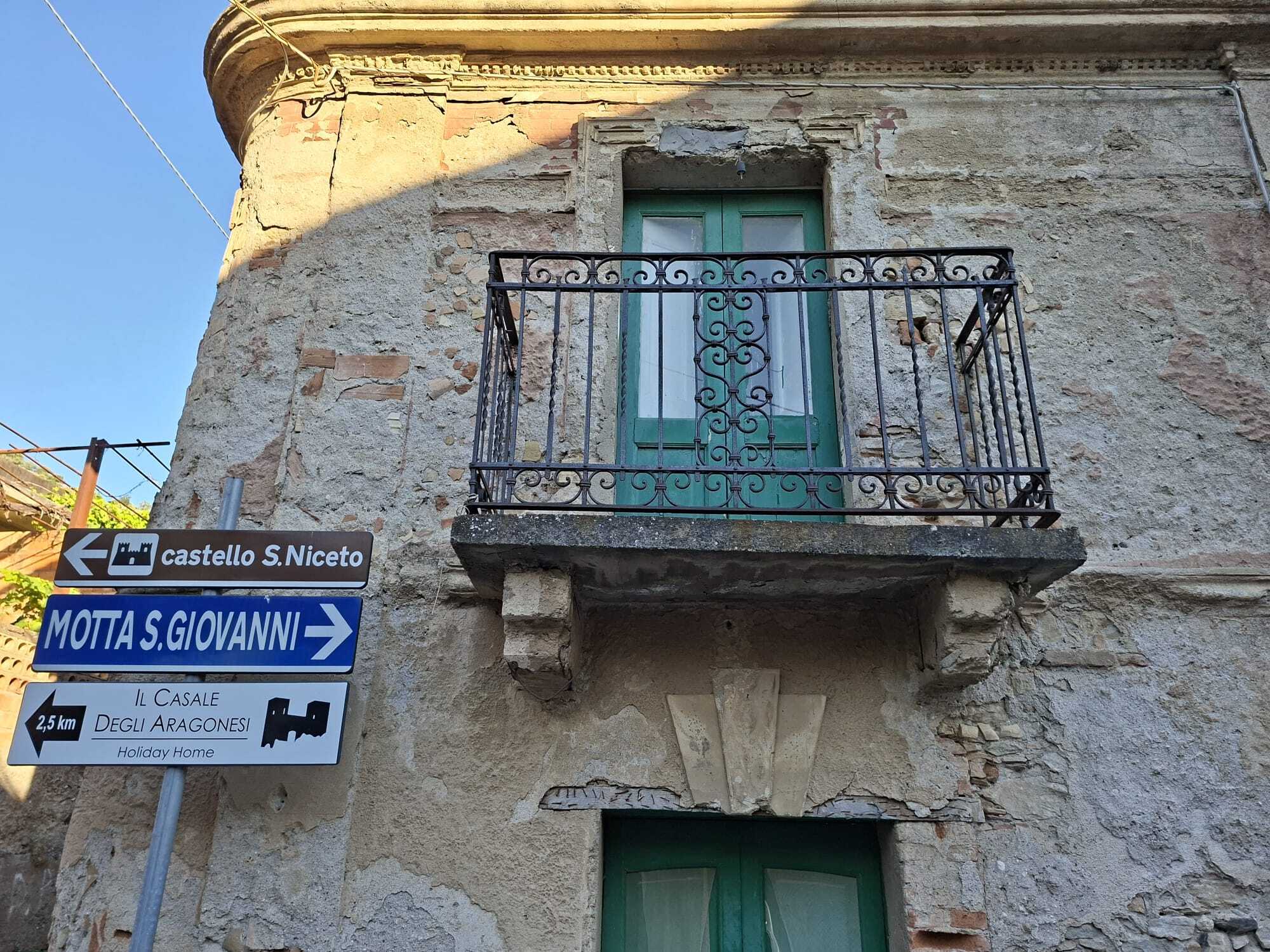 Casa indipendente con terrazzo in via paterriti 19, Motta San Giovanni