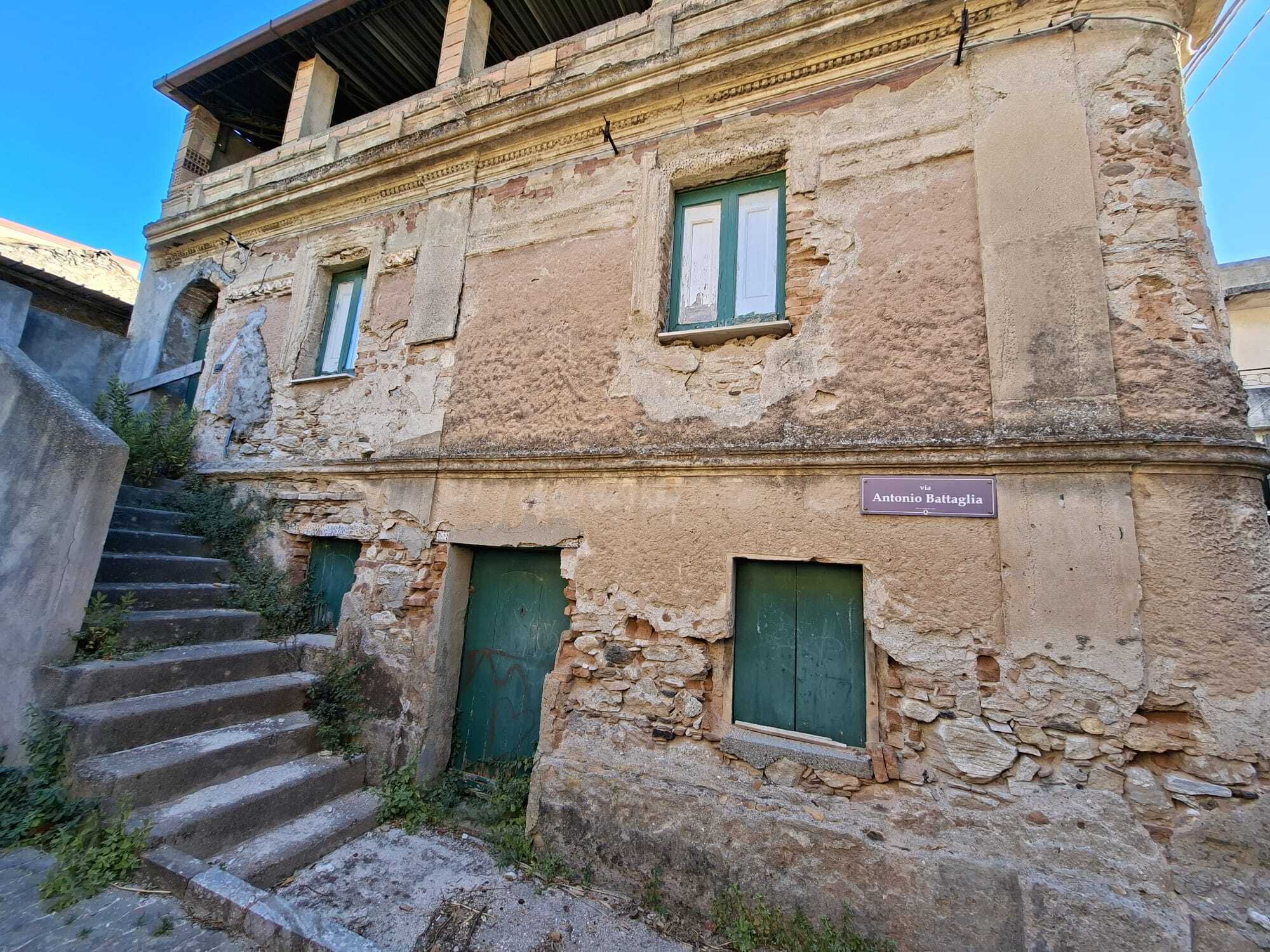 Casa indipendente con terrazzo in via paterriti 19, Motta San Giovanni