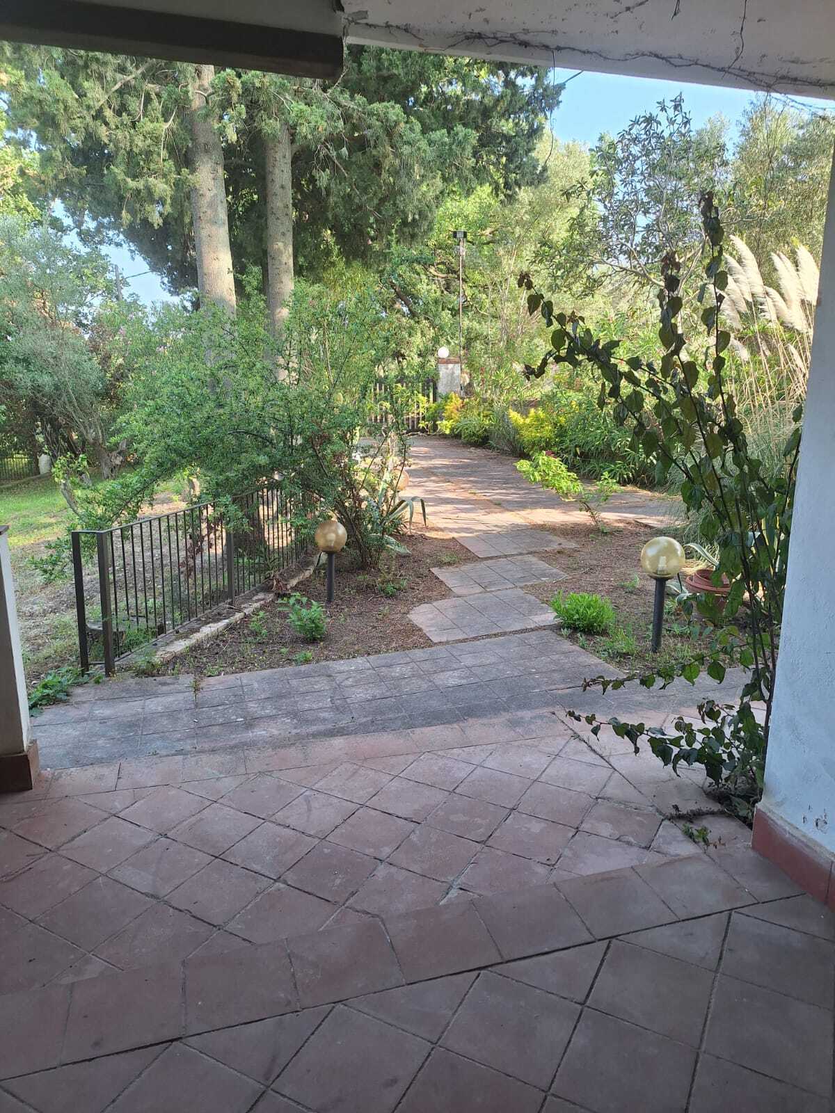 Villa con giardino in localit� valdaro, Settingiano
