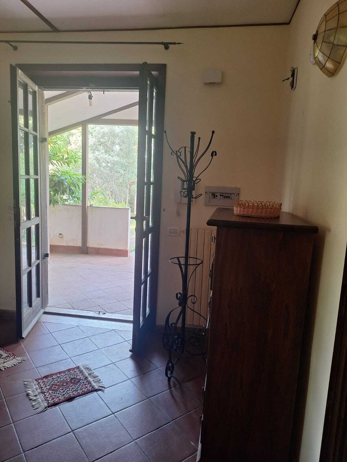 Villa con giardino in localit� valdaro, Settingiano