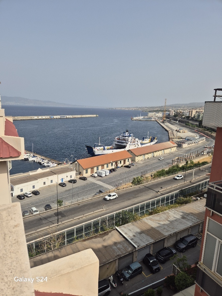 Appartamento con terrazzo in via argine destro annunziata 75, Reggio Calabria