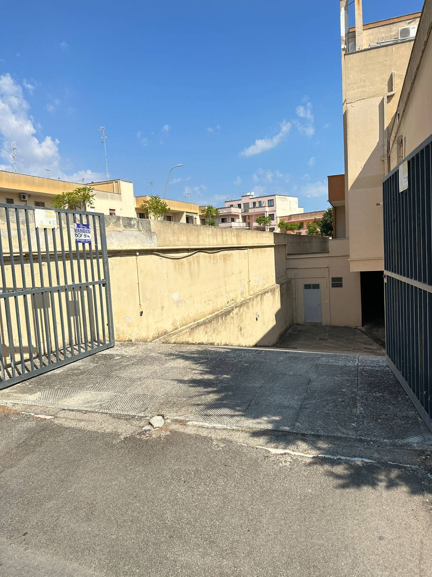 Box/Garage 60mq in vendita a Lecce