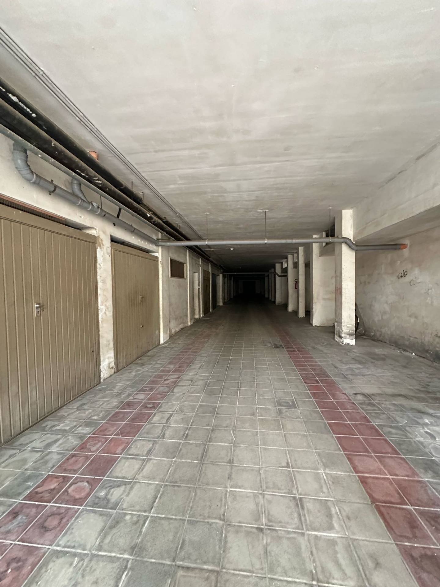 Box - Garage in vendita a Lecce, Zona Casermette