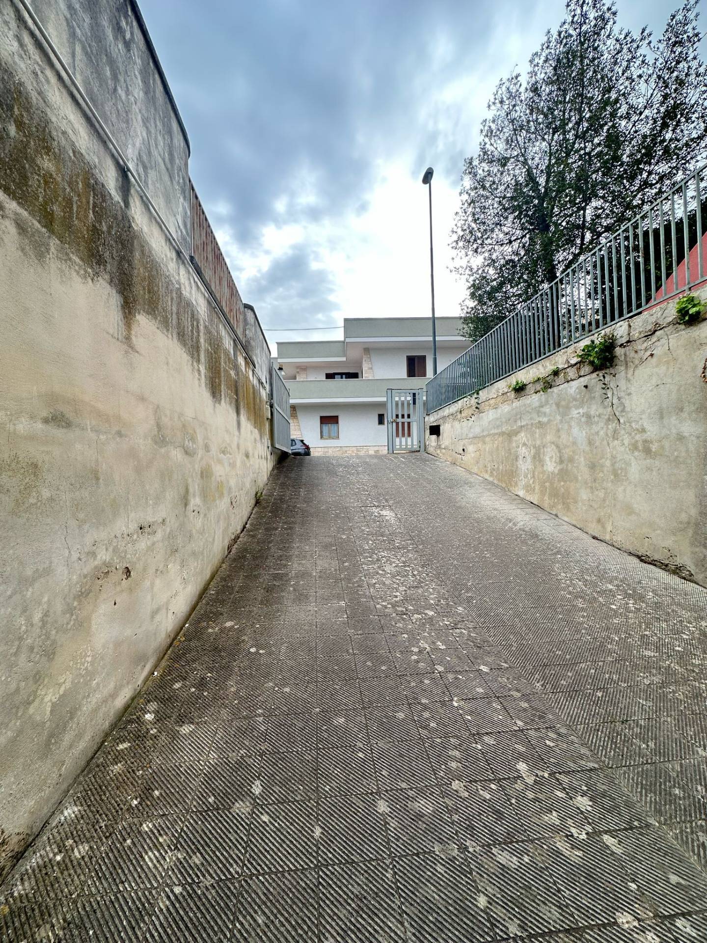 Box - Garage in vendita a Lecce, Zona Casermette