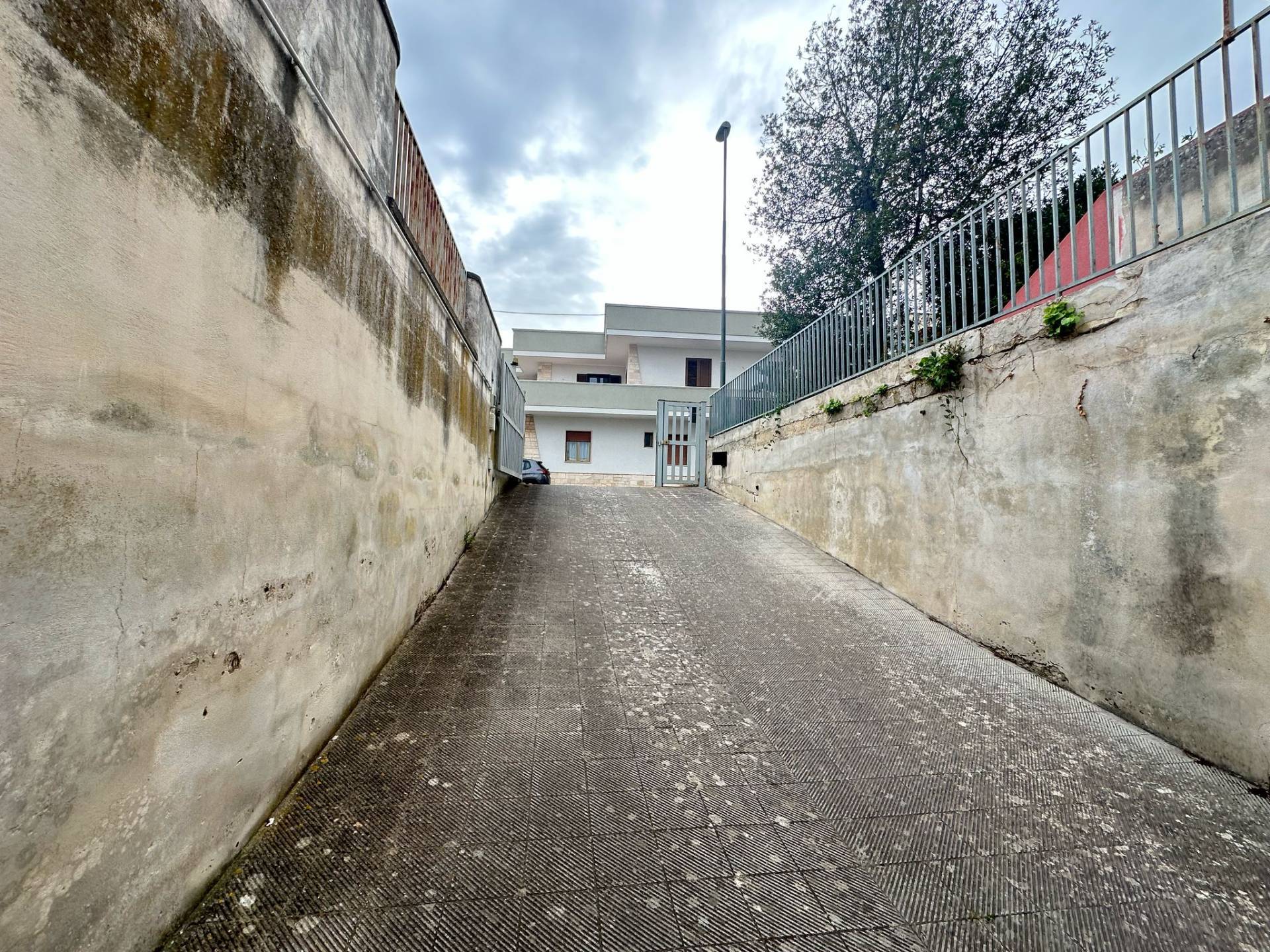 Box - Garage in vendita a Lecce, Zona Casermette