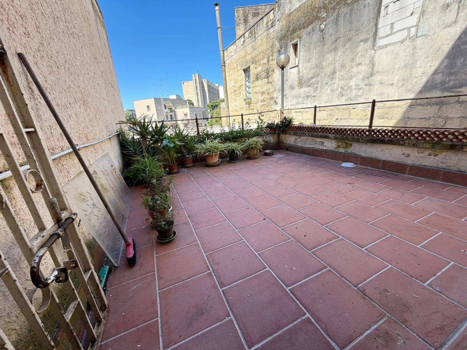 Casa semi indipendente in vendita a Lecce, P. Ariosto