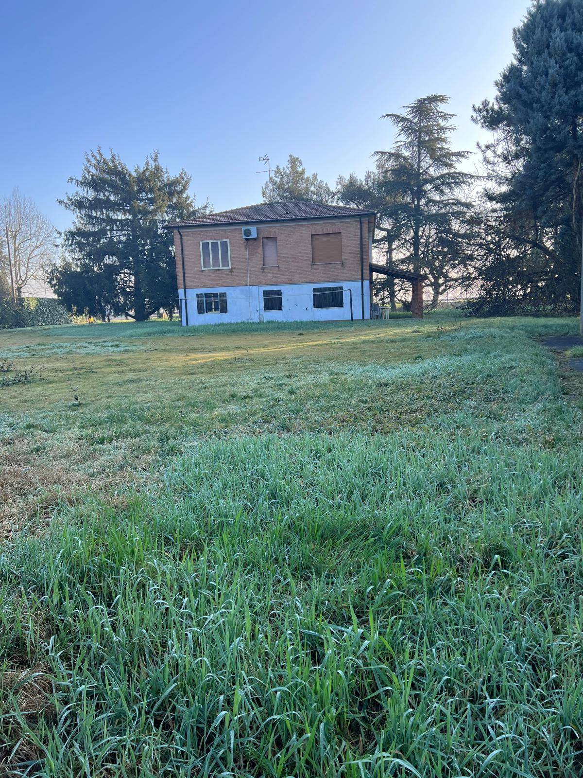 villa singola con parco in vendita a Ferrara, via ravenna