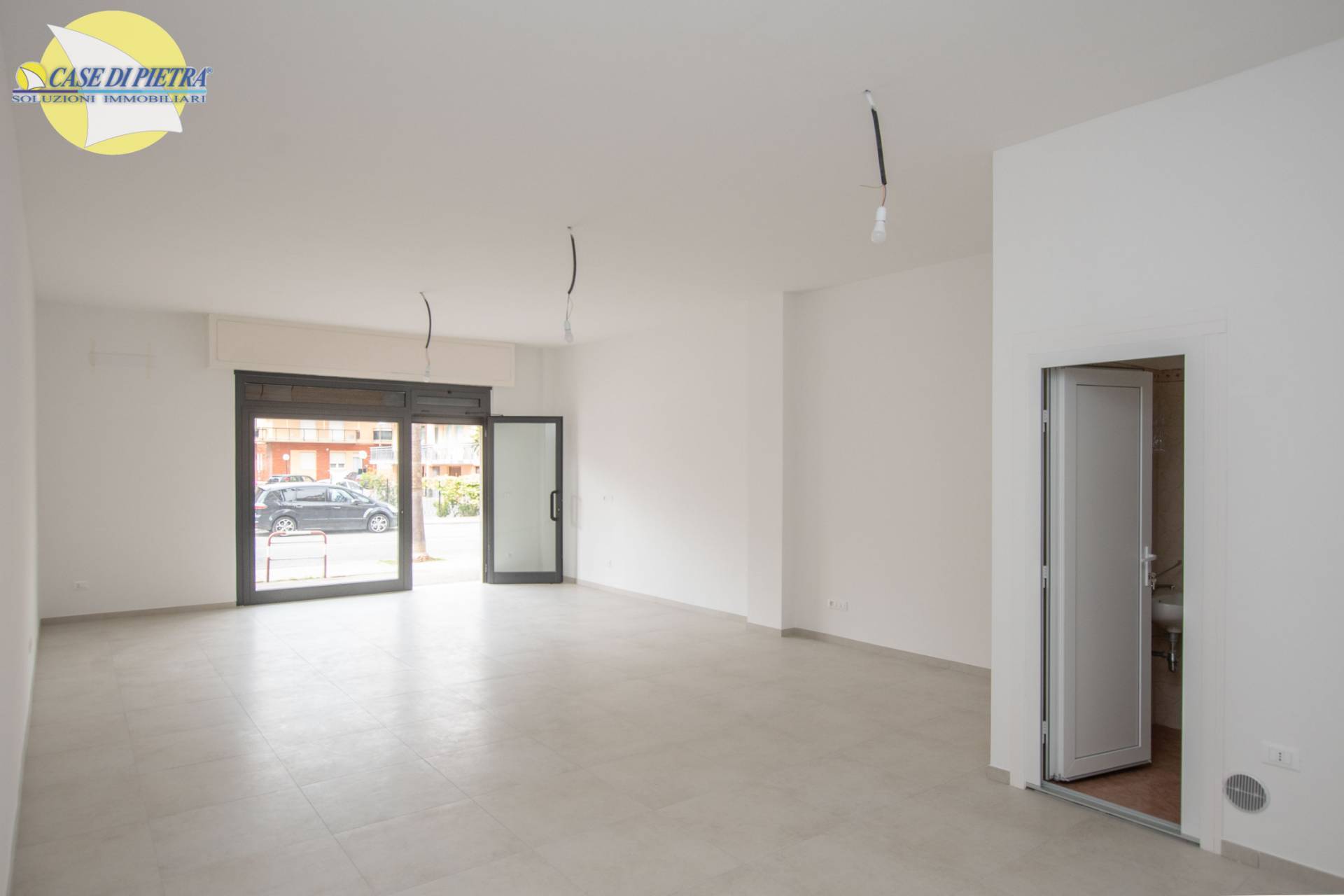 Locale commerciale in vendita a Pietra Ligure