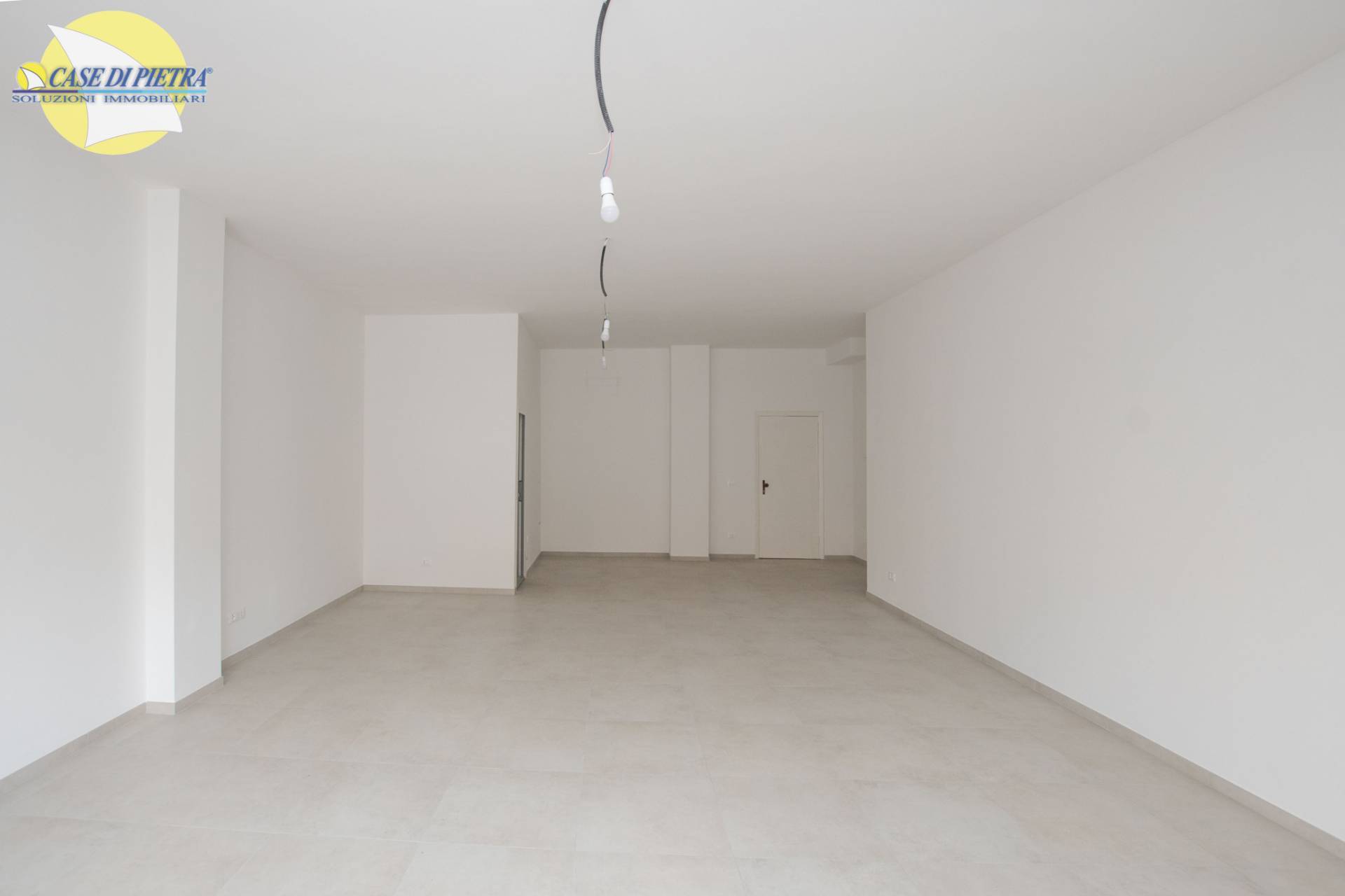 Locale commerciale in vendita a Pietra Ligure