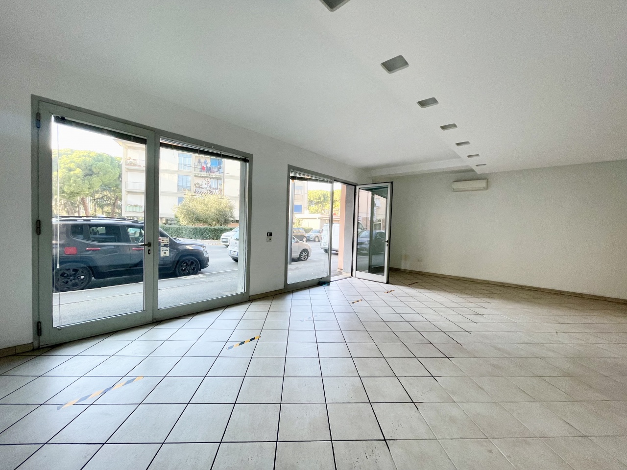 Attivit� commerciale con giardino in via giusti, Grosseto