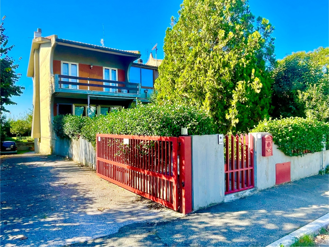 Casa indipendente con giardino in via romagna, Grosseto