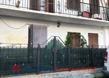 Casa indipendente con box a Rocca Canavese