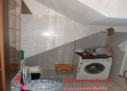 Trilocale con box a Aosta