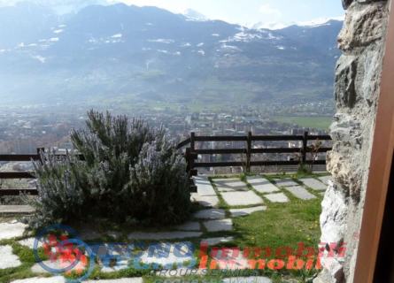 Trilocale con box a Aosta