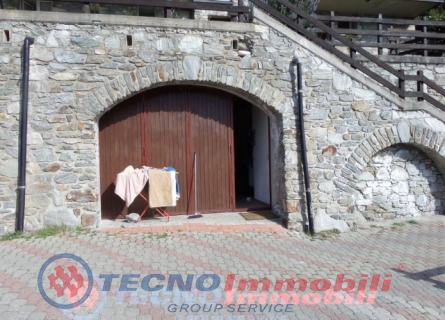 Trilocale con box a Aosta