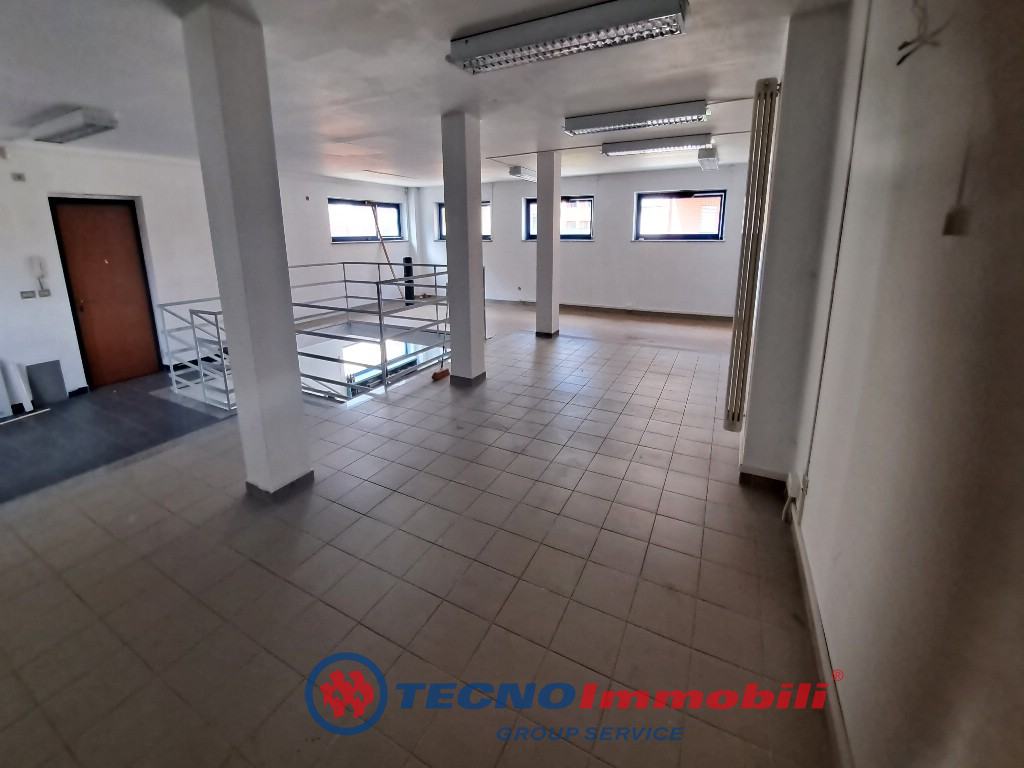 Locale commerciale in affitto, Torino barriera milano