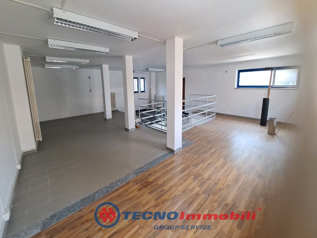 Locale commerciale in affitto, Torino barriera milano