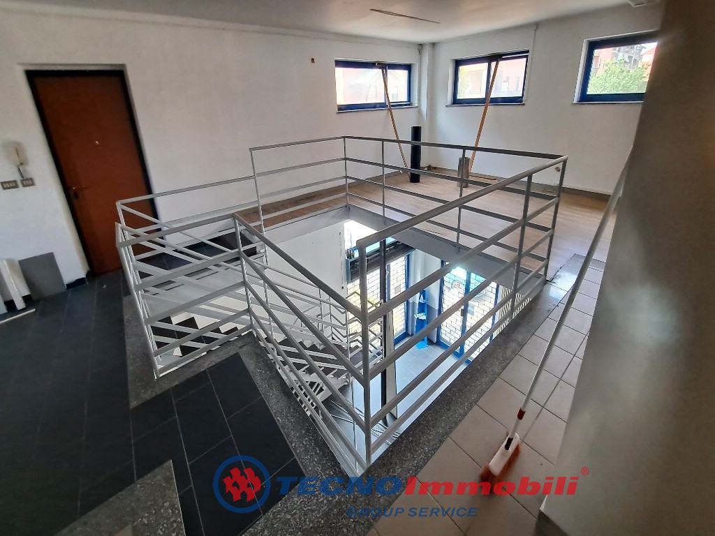Locale commerciale in affitto, Torino barriera milano