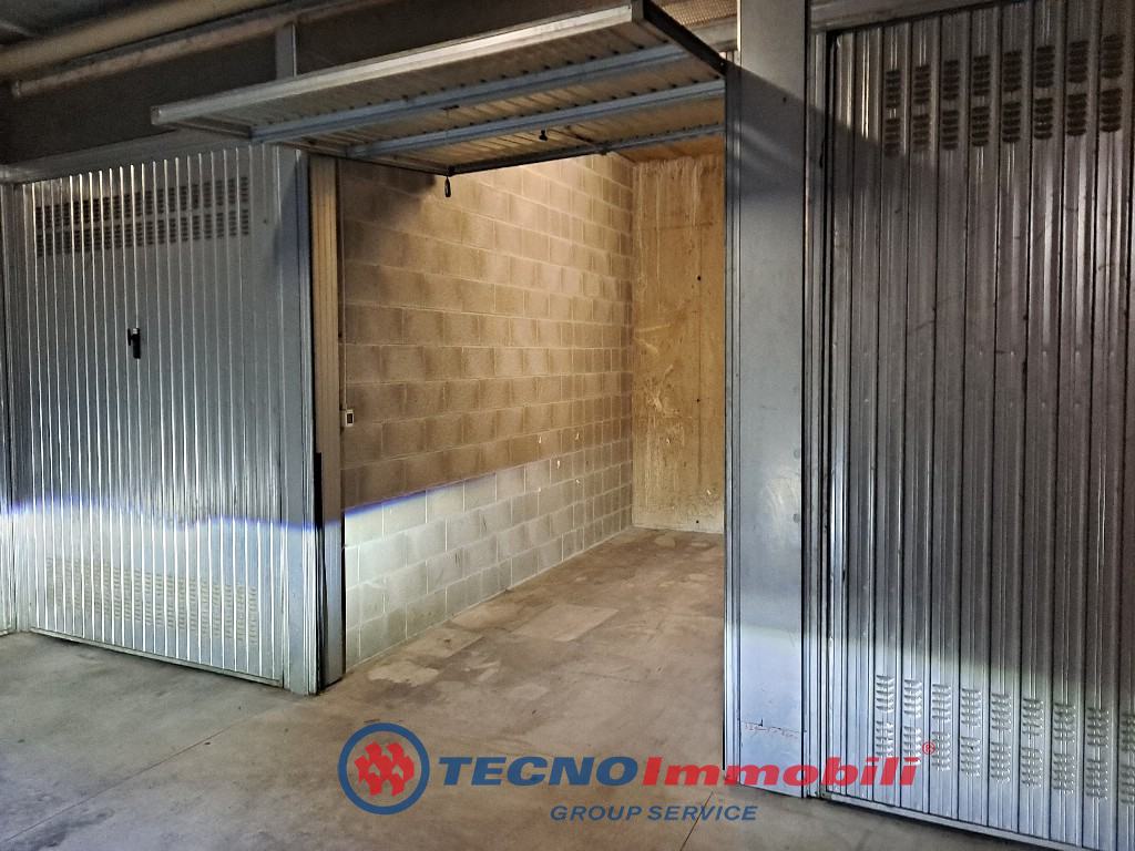 Posto auto coperto con box a Settimo Torinese