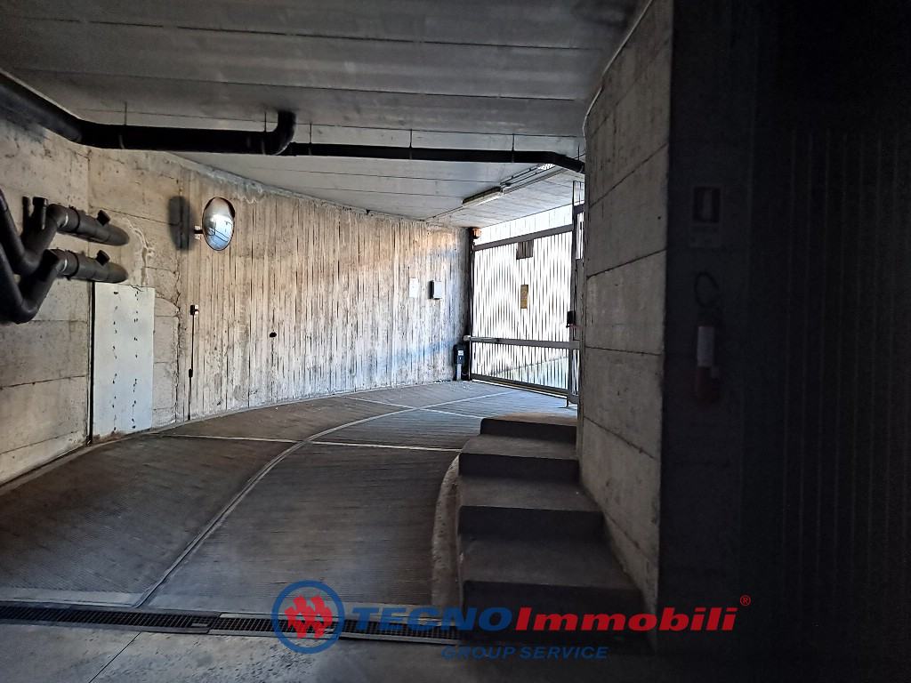 Posto auto coperto con box a Settimo Torinese
