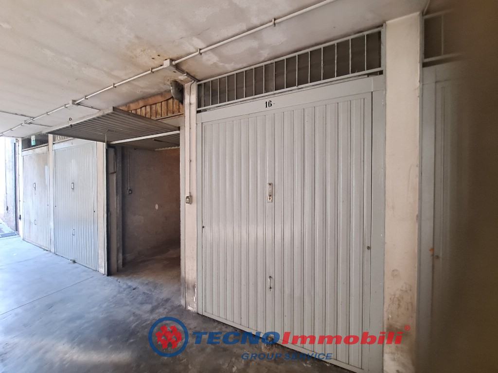 Posto auto coperto in vendita a Settimo Torinese