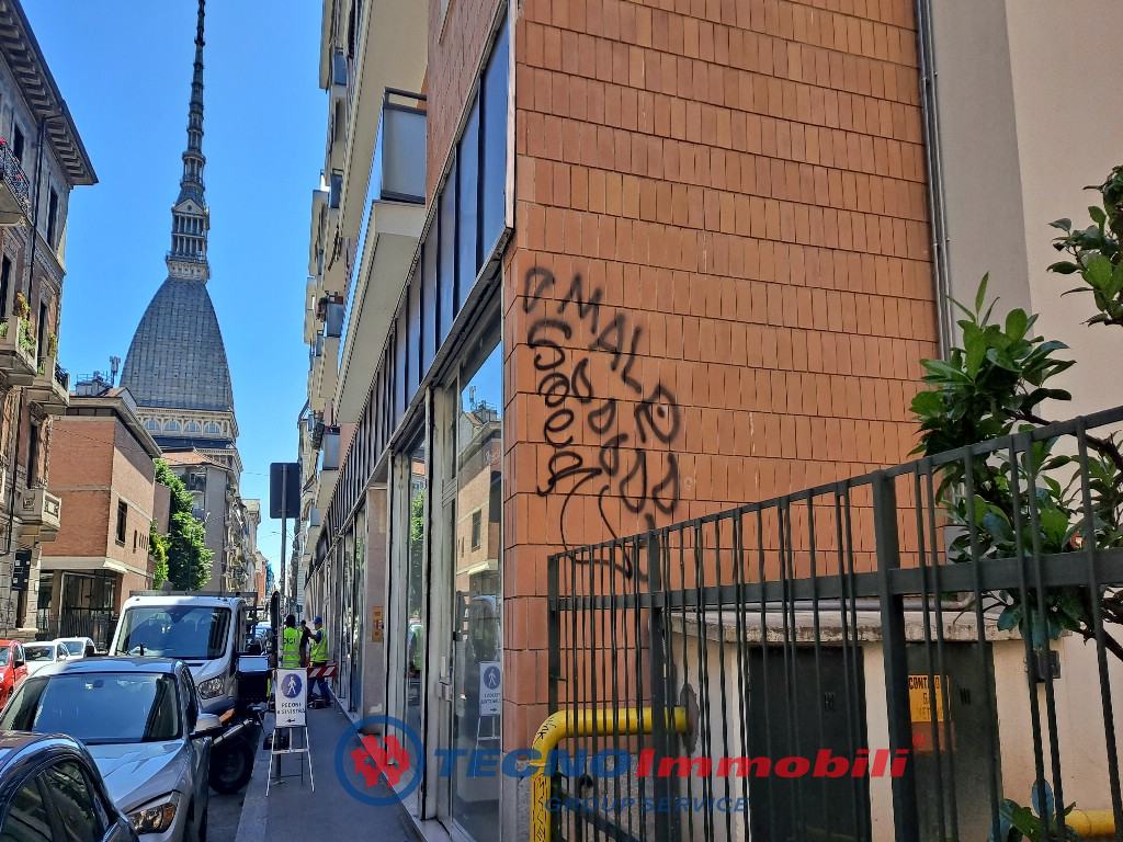 Locale commerciale in affitto, Torino vanchiglia