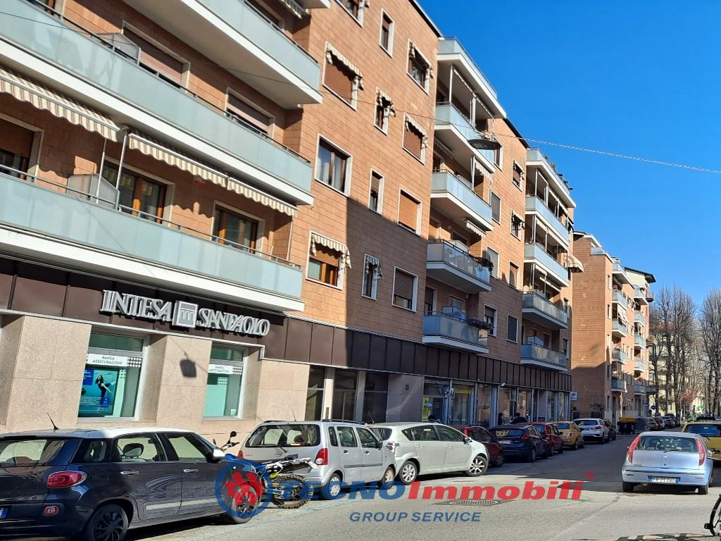 Locale commerciale in affitto, Torino vanchiglia