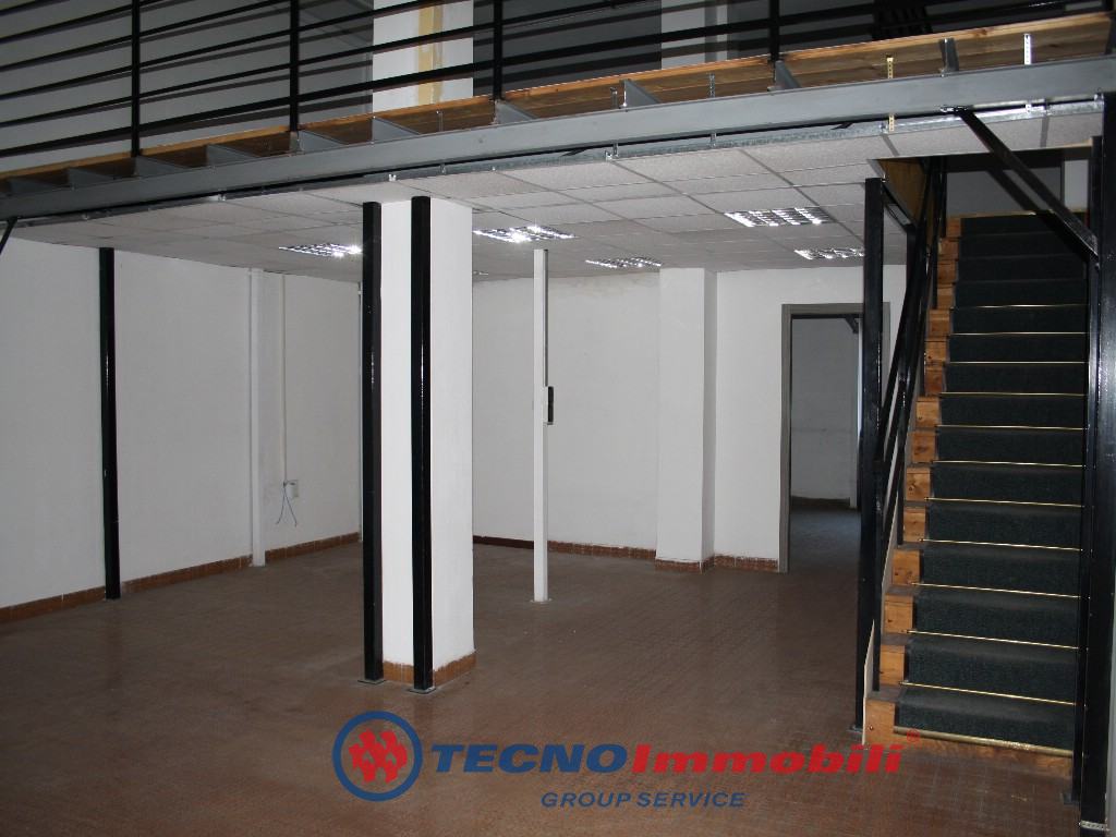 Locale commerciale in affitto, Torino vanchiglia