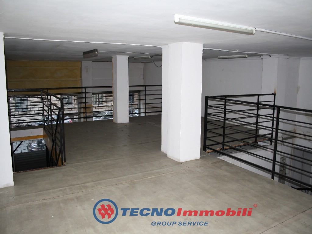 Locale commerciale in affitto, Torino vanchiglia