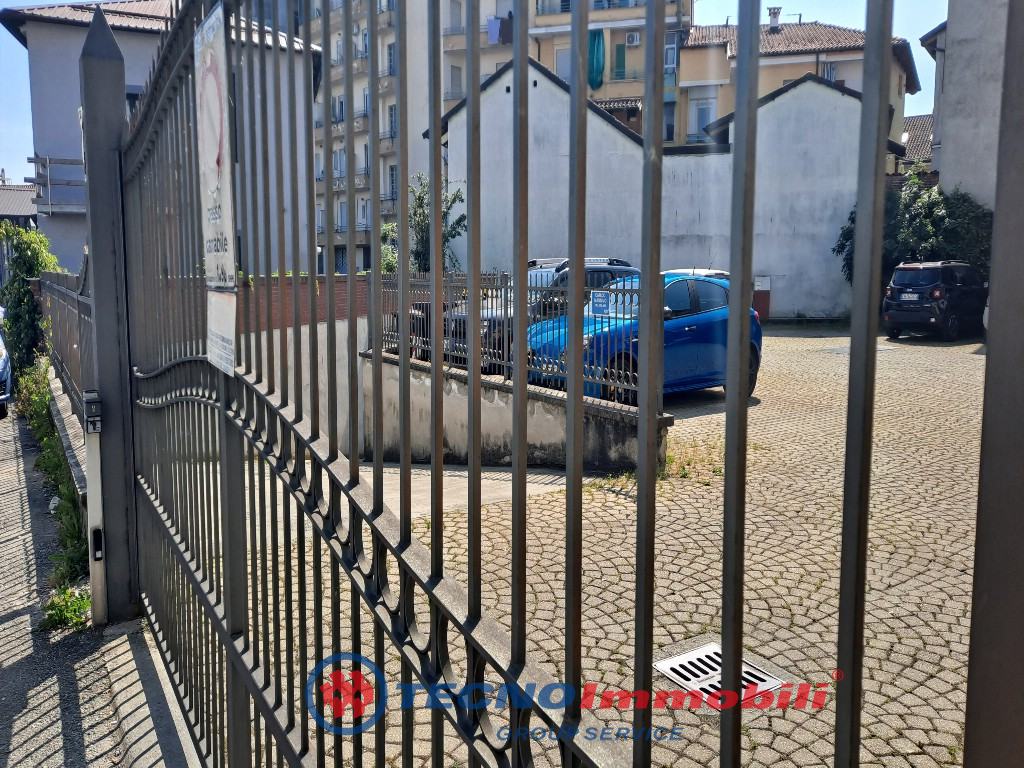 Posto auto coperto in affitto a Settimo Torinese