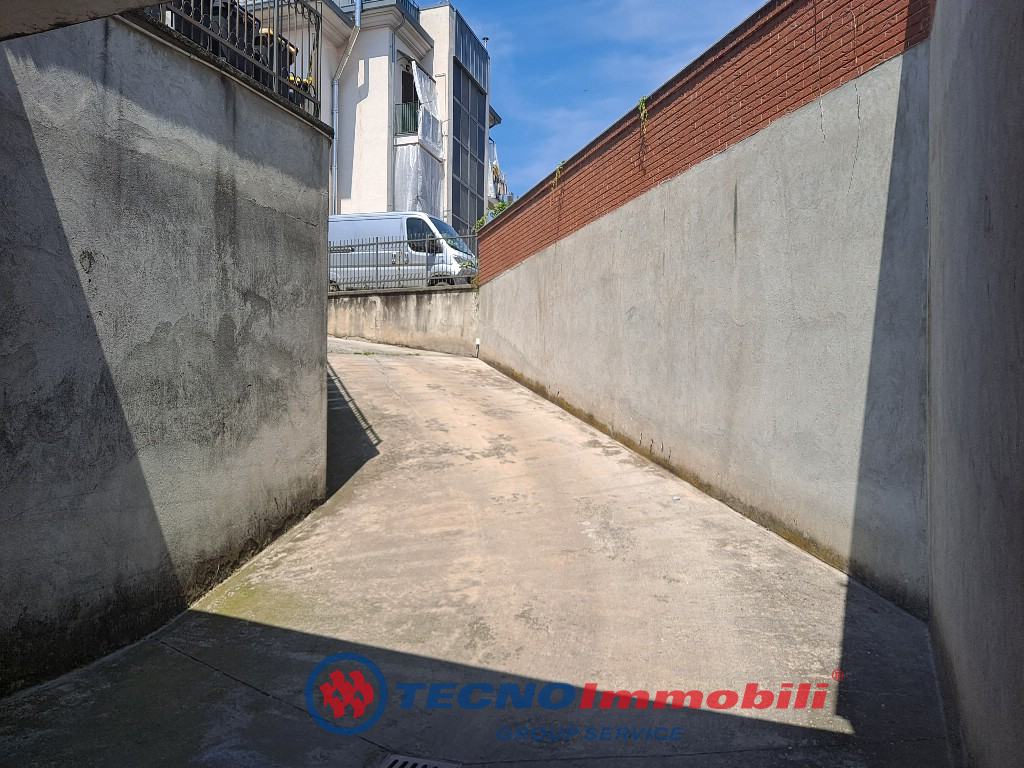 Posto auto coperto in affitto a Settimo Torinese