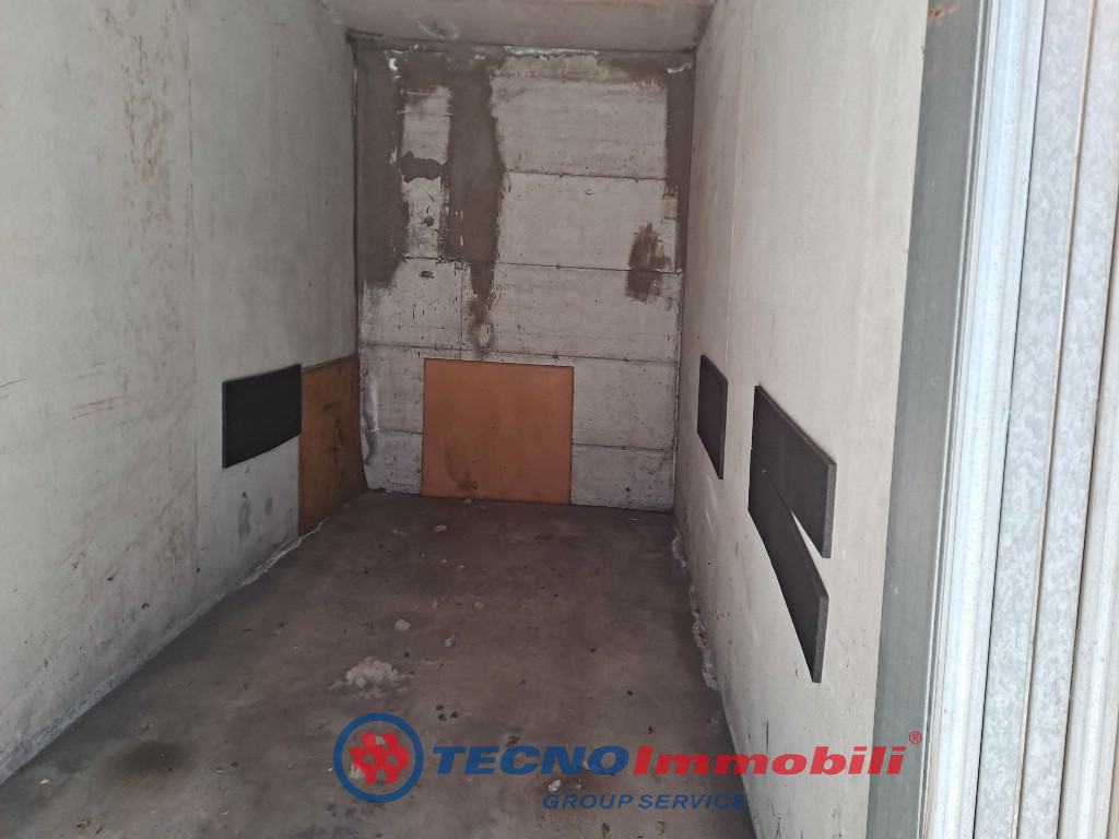 Posto auto coperto con box a Settimo Torinese