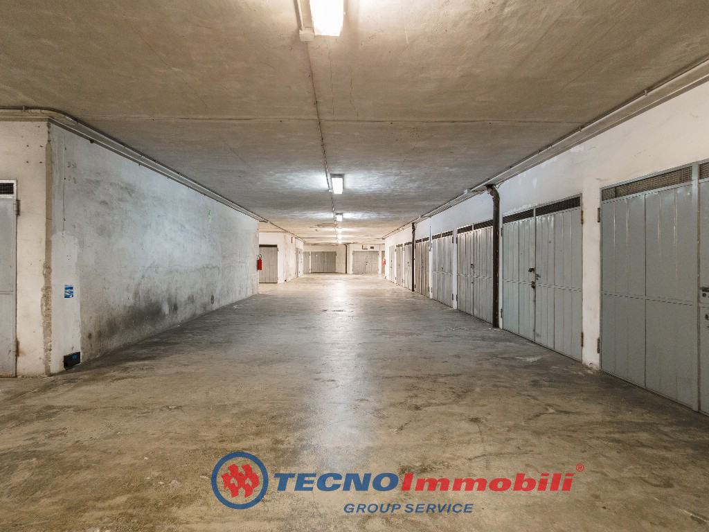 Posto auto coperto con box a Settimo Torinese