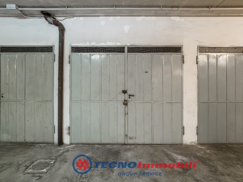 Posto auto coperto con box a Settimo Torinese