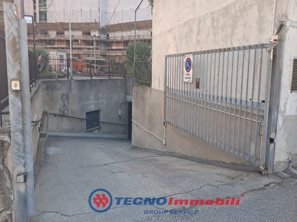 Posto auto coperto con box a Settimo Torinese