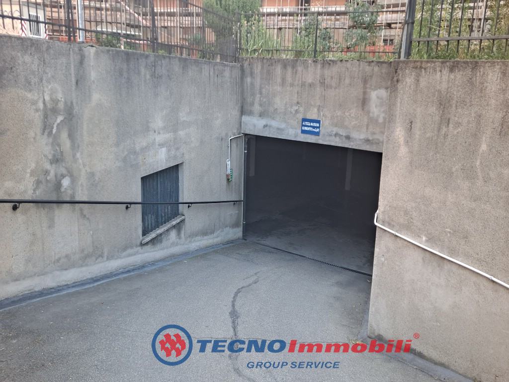 Posto auto coperto con box a Settimo Torinese