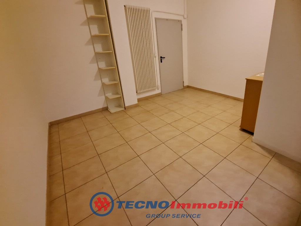 Locale commerciale con box a Settimo Torinese