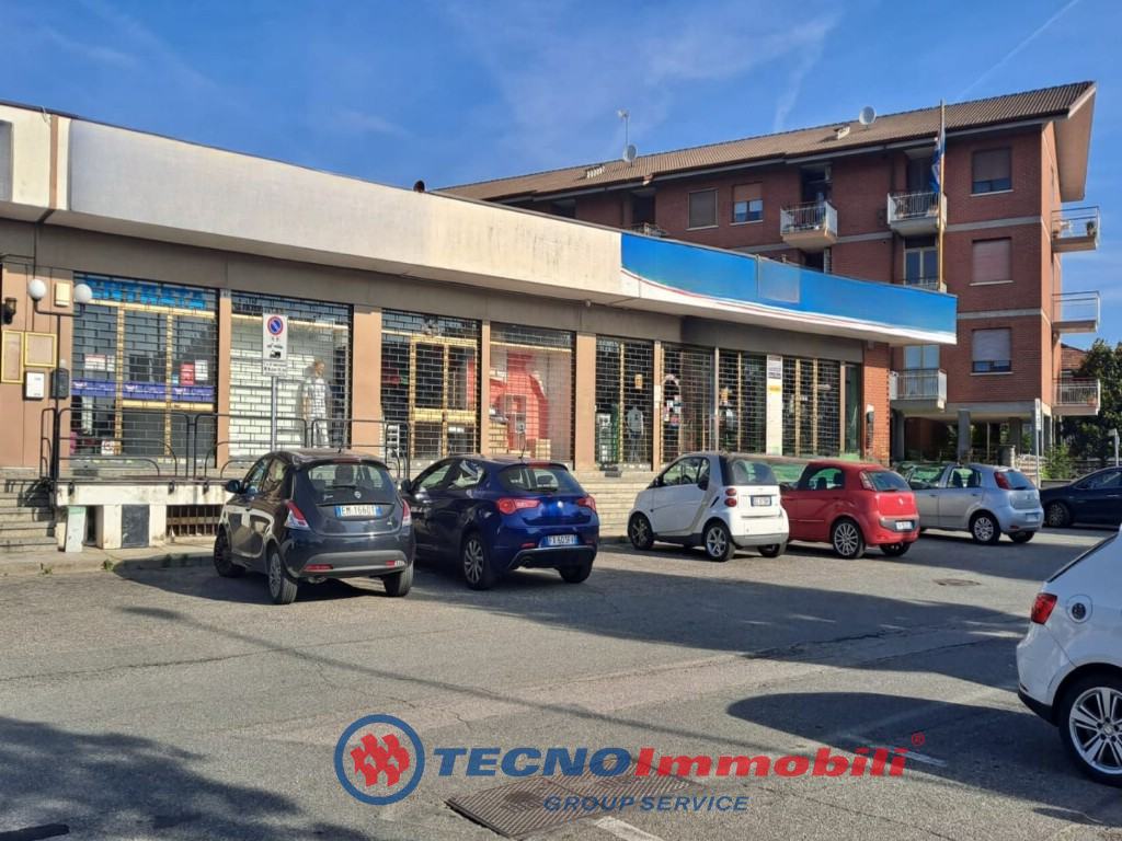 Locale commerciale in vendita a Leini
