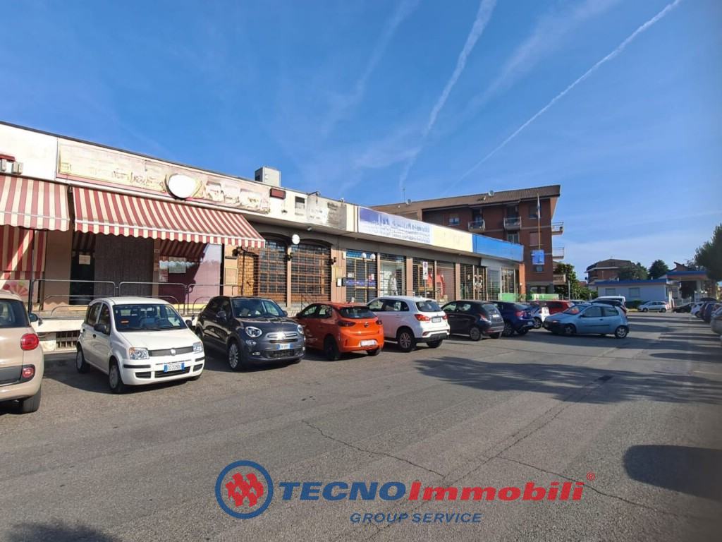 Locale commerciale in vendita a Leini