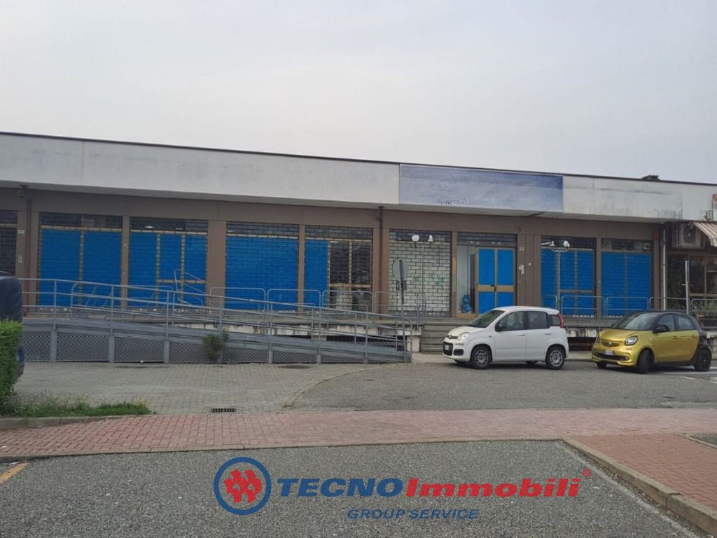 Locale commerciale in vendita a Leini