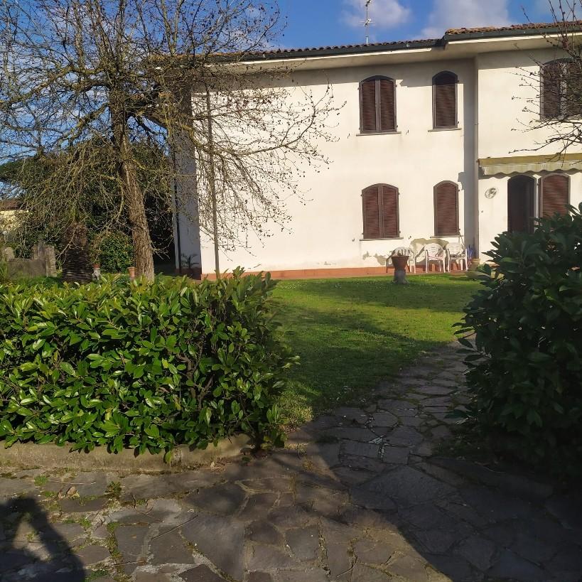 Villa con giardino a Montopoli in Val d'Arno