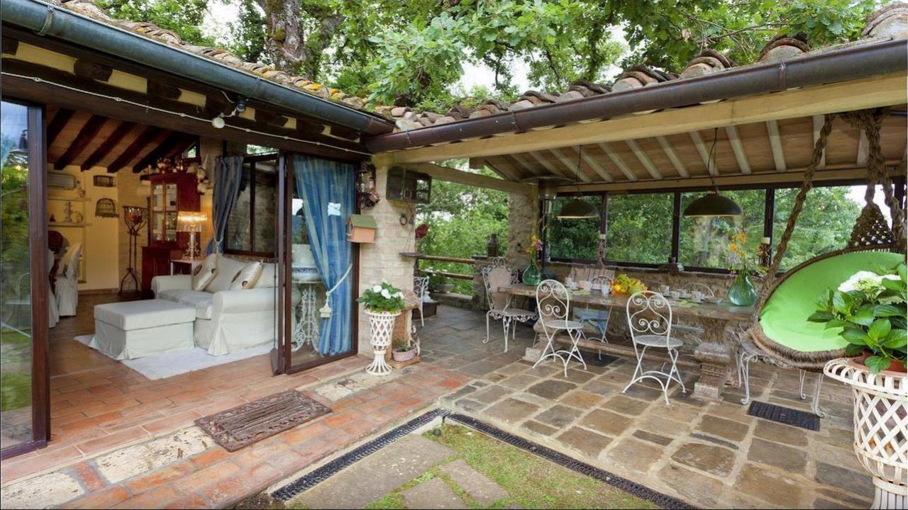 Rustico con giardino a Chiusdino