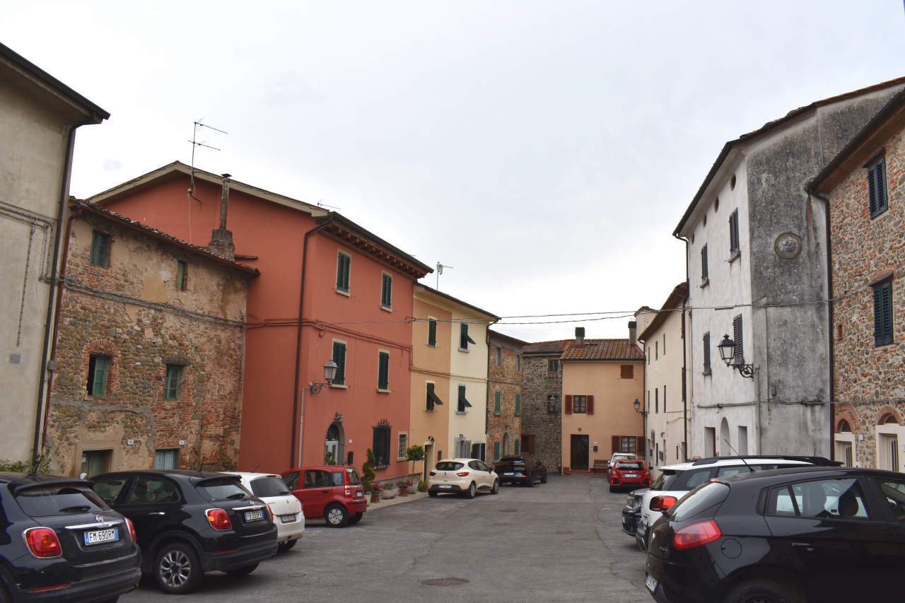 Casa indipendente con giardino a Larciano